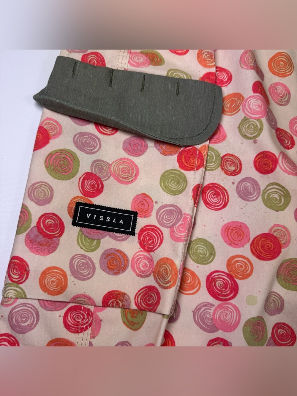 Vissla Spun Out 18.5" boardshorts featuring a Thomas Campbell print size 36 NWT - Picture 2 of 9